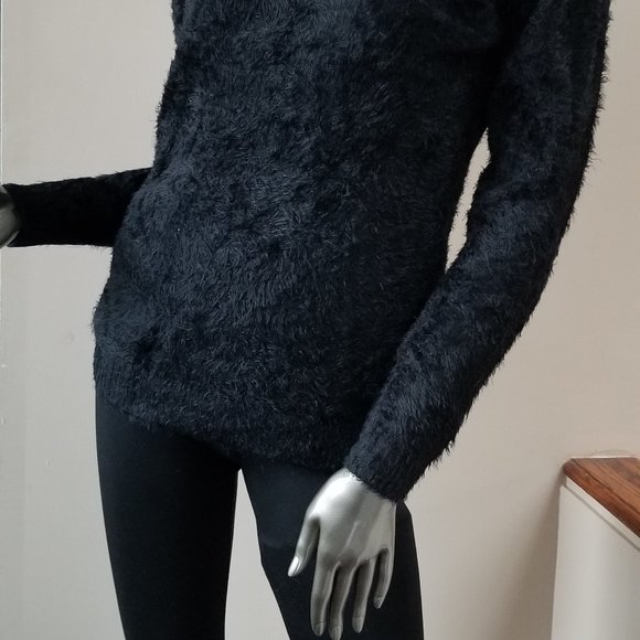 Soft Black sweater - Picture 3 of 4
